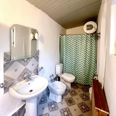 Delphi Vandrarhem Tirana