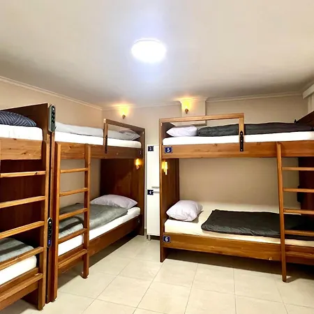 Delphi Hostel